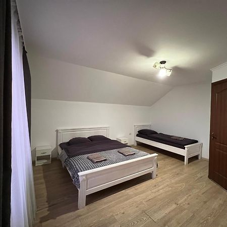 Harmony Bed and Breakfast Lazeshchyna Exteriör bild